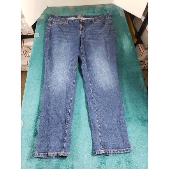 Torrid Jeans Size 18 Womens Blue Stretch Denim Plus Mid Rise Boyfriend Straight - Picture 2 of 12